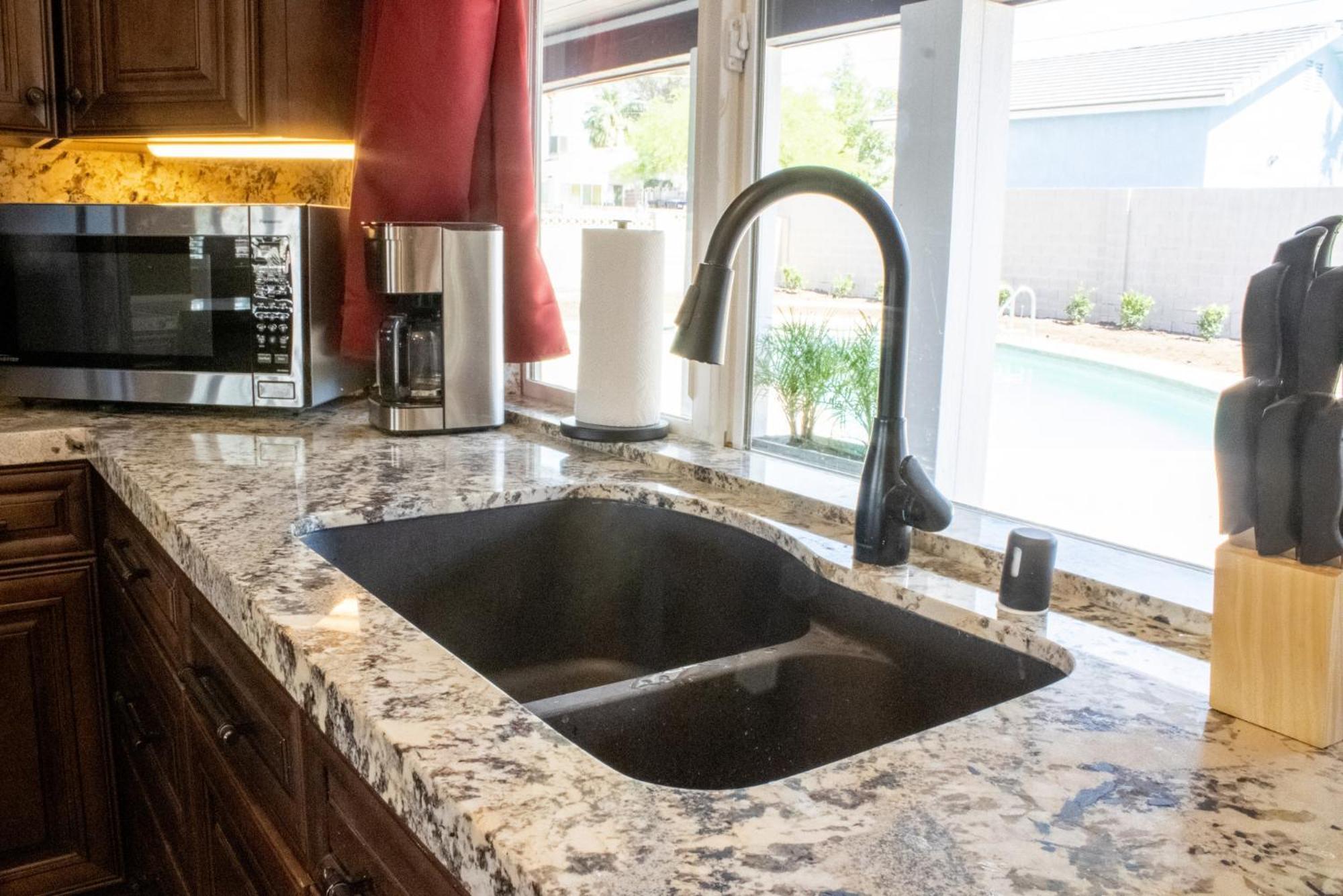 Lux Private Home - Pool, Billiards, 8 Smart Tvs, Board Games, Cotton Bedding - The Stone Sanctuary At Mccullough Hills Trailhead Las Vegas Exterior foto